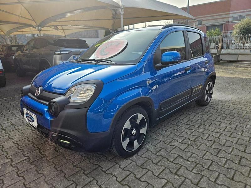 Usata Fiat Panda Cross 69 CV (50 kW) 2025 Metallizzato  azzurro Utilitaria