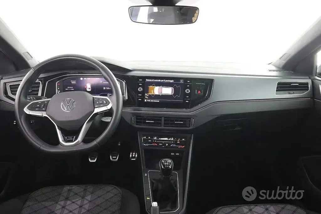 Usata VW Taigo R-line 116 CV (85 kW) 2025 Grigio SUV