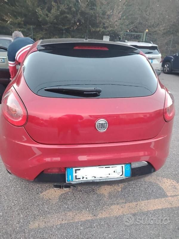 Rosso Usata 2010 Fiat 1600 Tre volumi | 800 € - Immagine 1/2