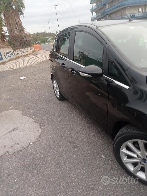 Usata Ford B-MAX 75 CV (55 kW) 2016 Nero Monovolume