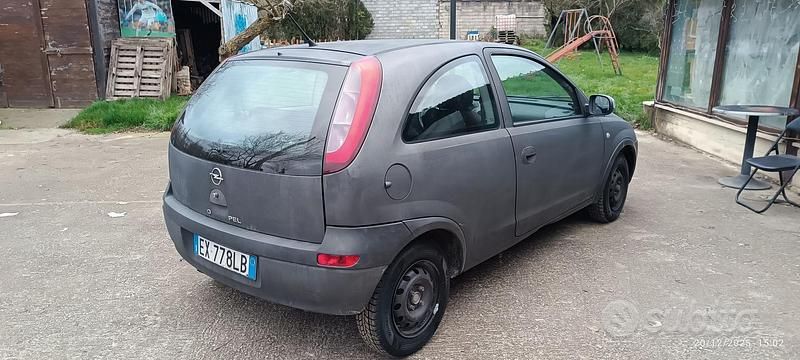 Usata Opel Corsa 58 CV (42 kW) 2001 Berlina