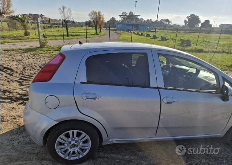 Usata Fiat Punto 65 CV (47 kW) 2017 Grigio Utilitaria