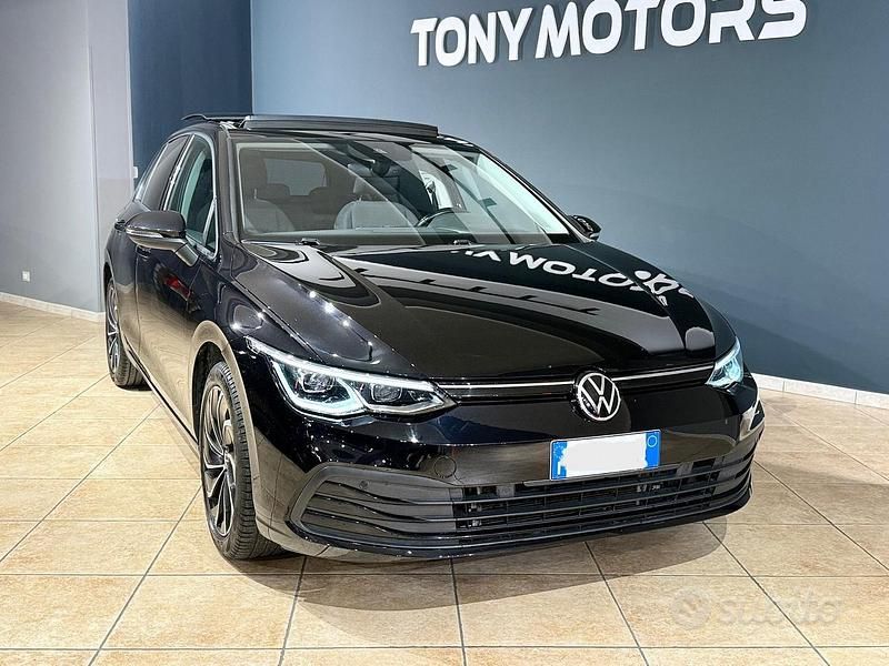 Nero Usata 2021 VW Golf Style Tre volumi | 26.500 € (Molto cara) - Immagine 1/4