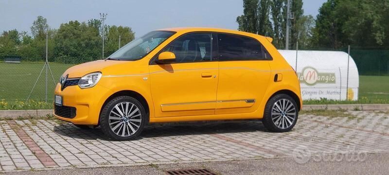 Usata Renault Twingo Intens 60 kW (82 CV) 2022 Giallo Utilitaria
