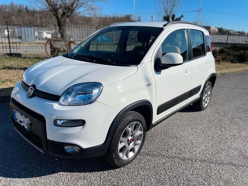 Usata Fiat Panda 4x4 S 75 CV (55 kW) 2014 Bianco Utilitaria