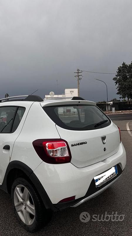 Usata Dacia Sandero Prestige 90 CV (66 kW) 2015 Bianco Utilitaria