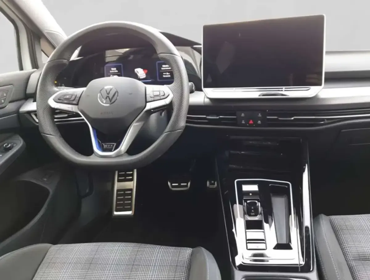 Usata VW Golf VIII GTE 272 CV (200 kW) 2025 Bianco Berlina