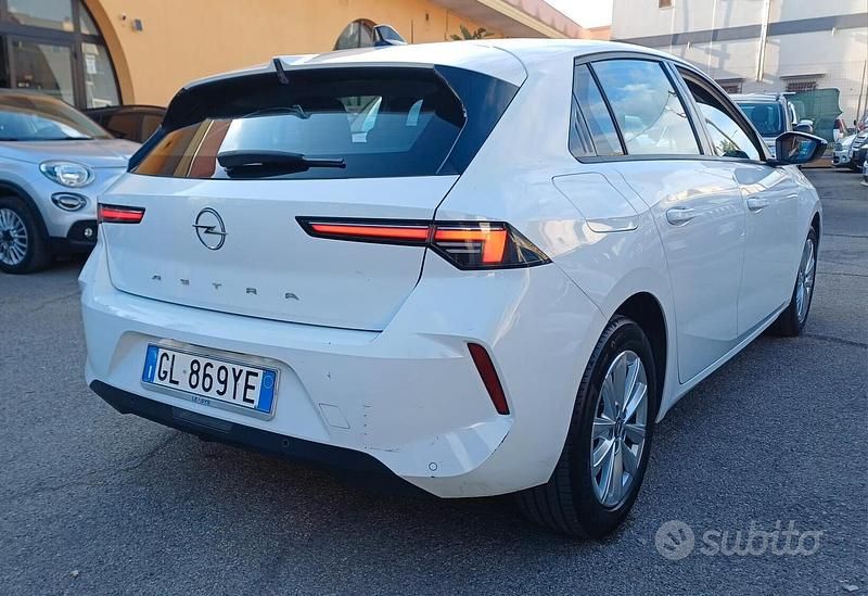 Usata Opel Astra Edition 130 CV (95 kW) 2023 Bianco Berlina