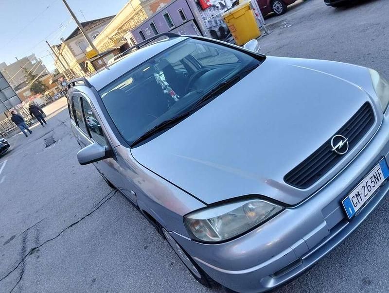Usata Opel Corsa 50 CV (36 kW) 1997 Utilitaria