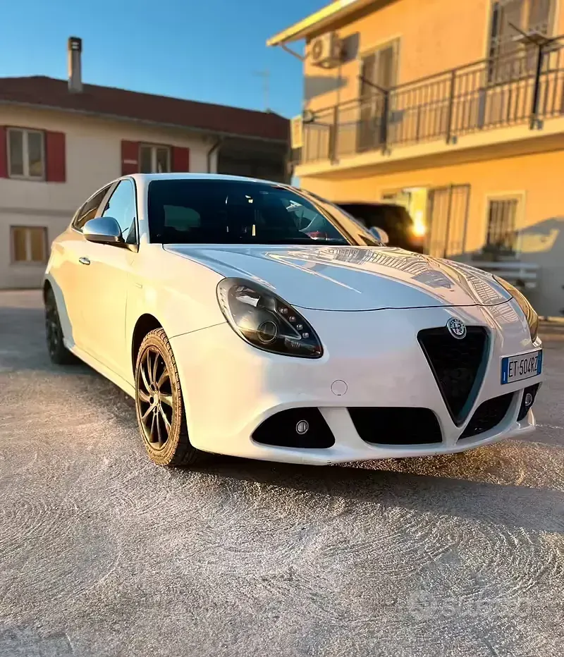 Usata Alfa Romeo Giulietta 140 CV (102 kW) 2014 Bianco Utilitaria