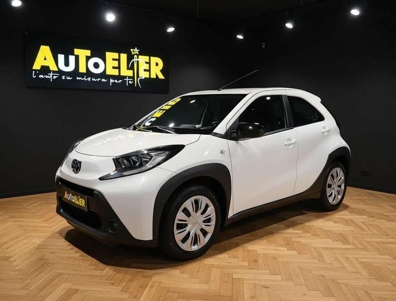 Nuova Toyota Aygo X Active 72 CV (52 kW) 2025 Bianco SUV