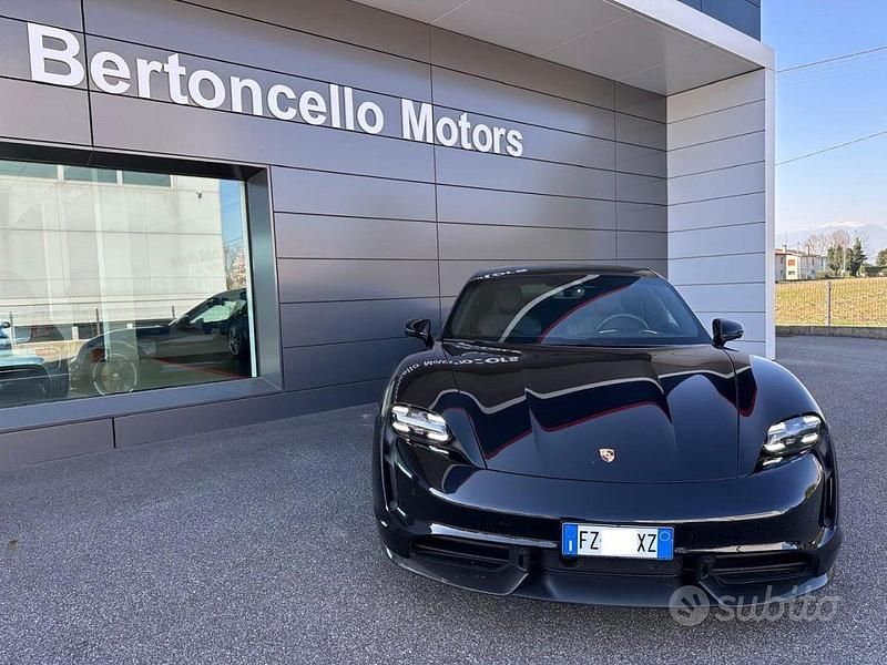 Usata Porsche Taycan Turbo S 559 kW (761 CV) 2020 Nero Berlina