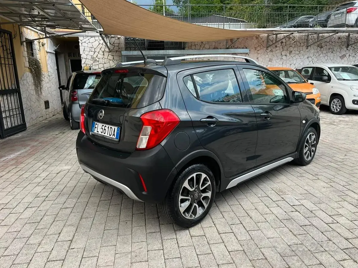 Usata Opel Karl Rocks 73 CV (53 kW) 2017 Nero Utilitaria