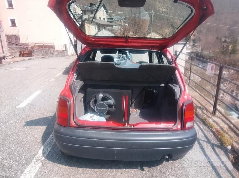 Occasion Nissan Micra 54 ch (39 kW) 1997 Rouge Citadine