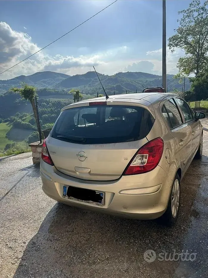 Usata Opel Corsa 80 CV (58 kW) 2007 Giallo Utilitaria