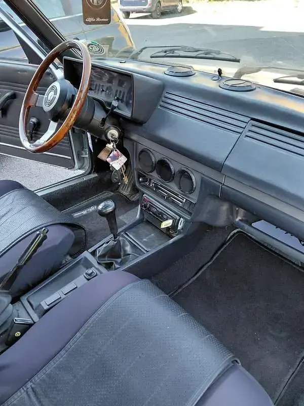 Usata Alfa Romeo Alfetta 109 CV (80 kW) 1982 Grigio Berlina