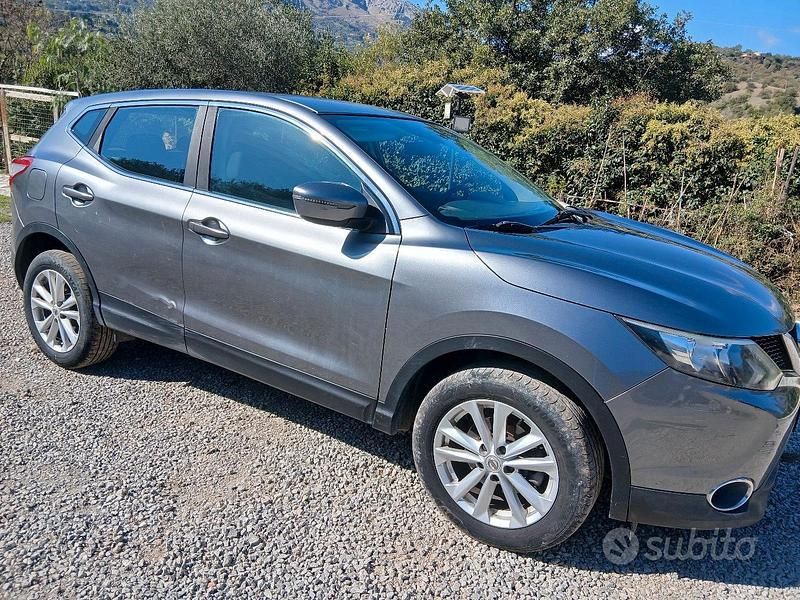 Usata Nissan Qashqai 115 CV (84 kW) 2017 Grigio SUV