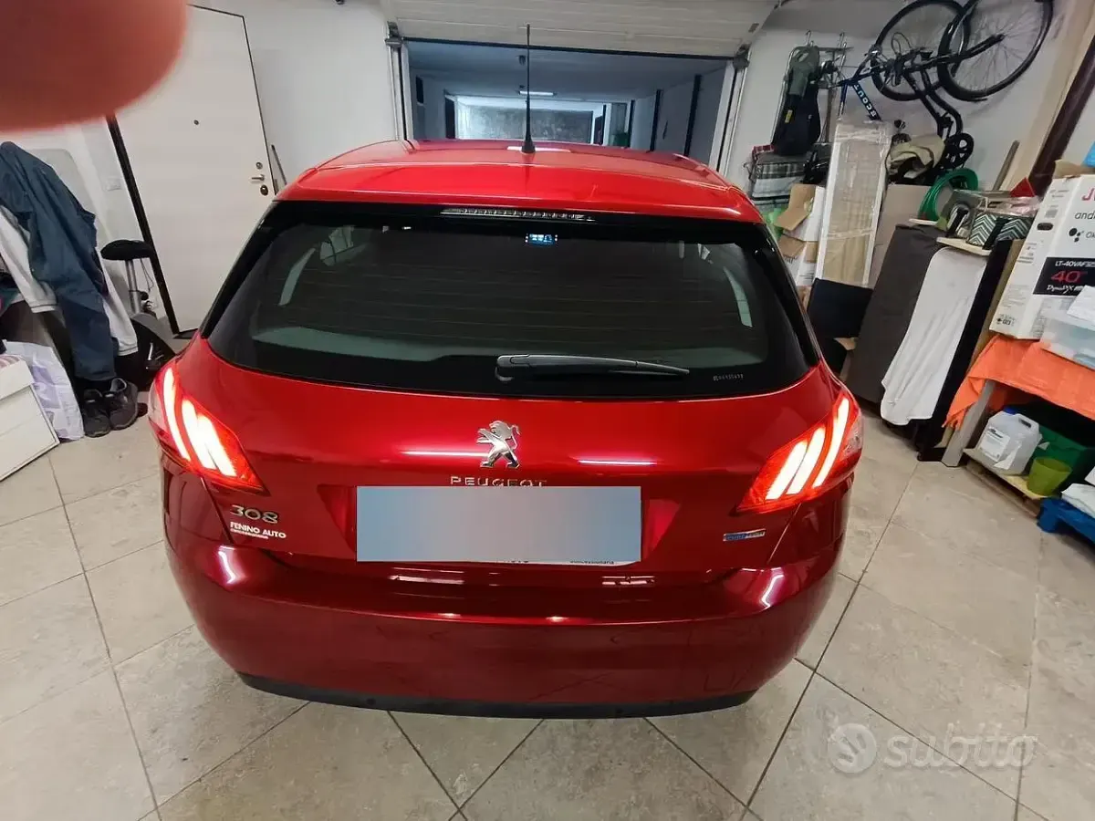 Usata Peugeot 308 110 CV (80 kW) 2016 Rosso Berlina