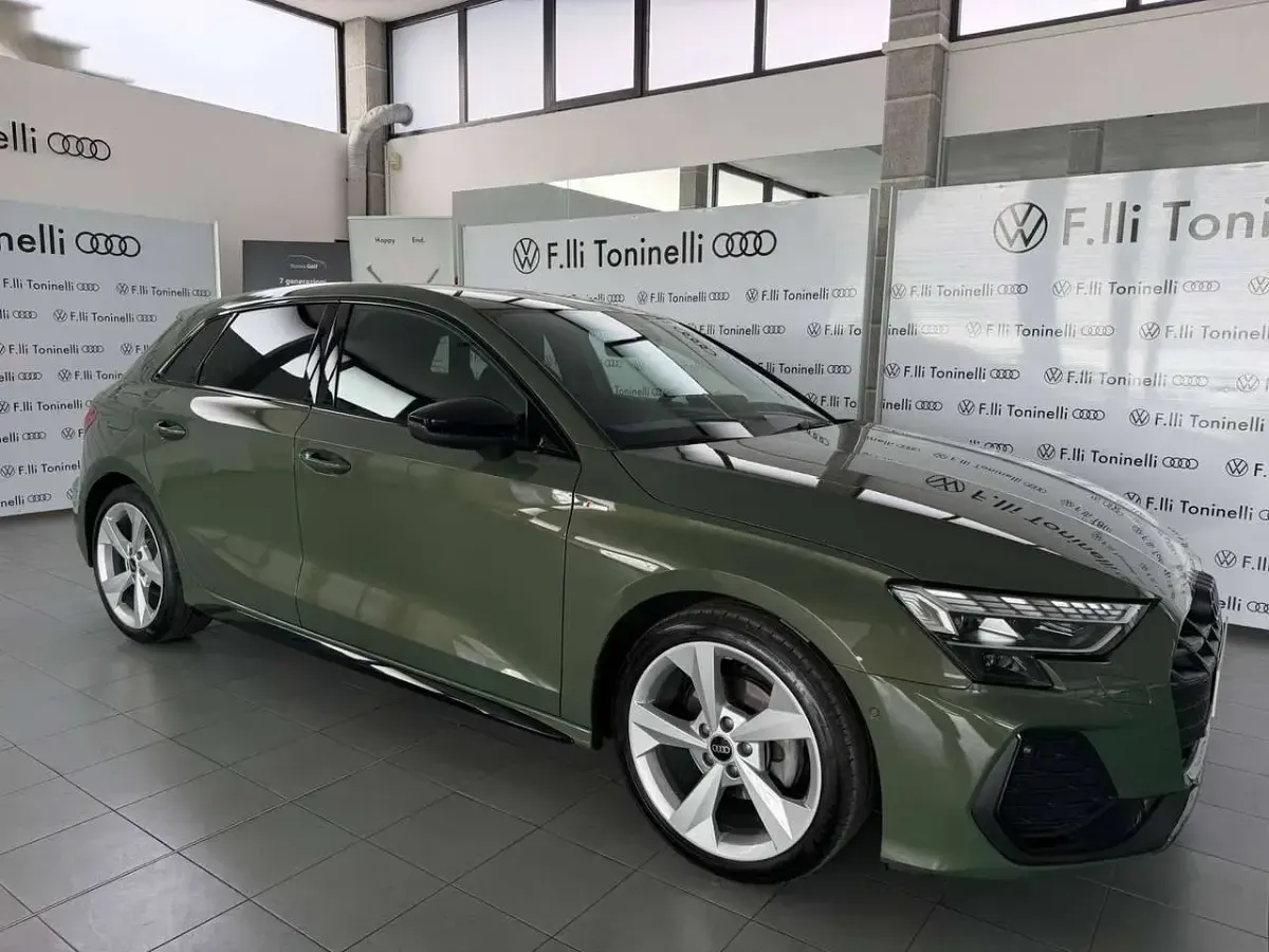 Usata Audi A3 S-Line 150 CV (110 kW) 2025 Verde Berlina