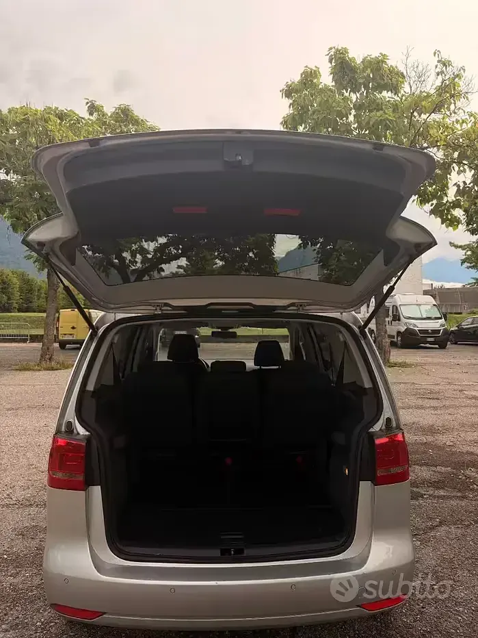 Usata VW Touran 105 CV (77 kW) 2012 Grigio Monovolume