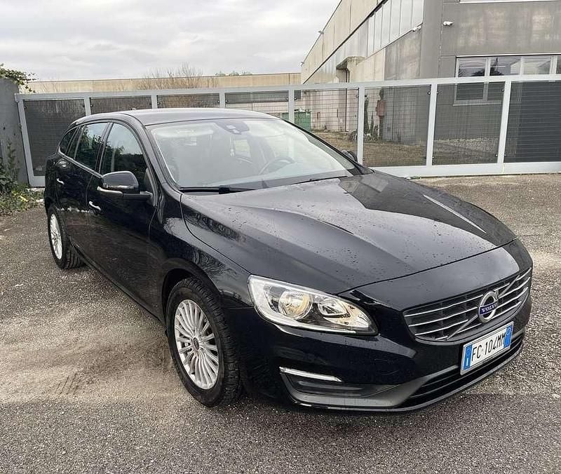 Usata Volvo V60 R-Design Momentum 114 CV (83 kW) 2016 Station wagon