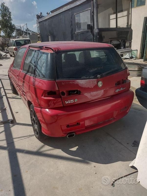 Usata 1995 Alfa Romeo 145 Quadrifoglio Verde Due volumi | 3500 € - Immagine 1/3