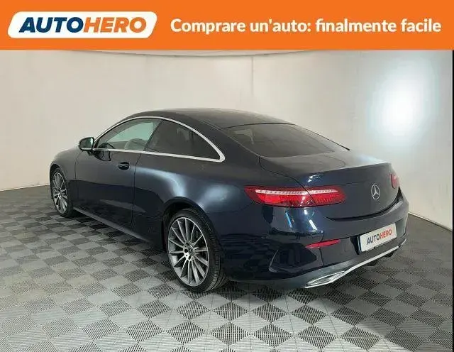 Usata Mercedes E220 Premium 194 CV (142 kW) 2018 Blu Coupé