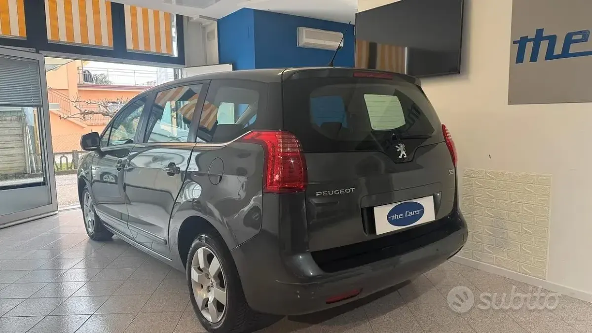 Usata Peugeot 5008 Premium 109 CV (80 kW) 2010 Nero Monovolume