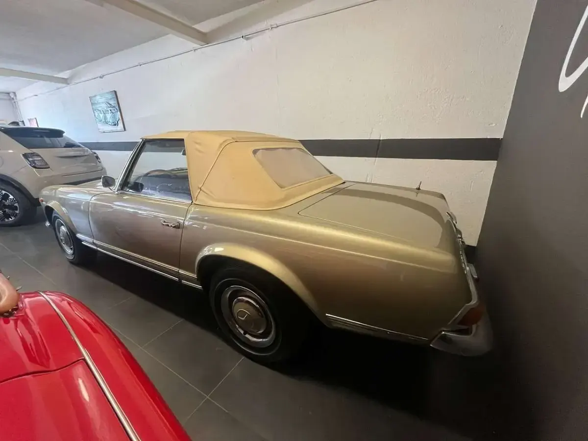 Usata Mercedes 230 150 CV (110 kW) 1966 Oro Cabrio