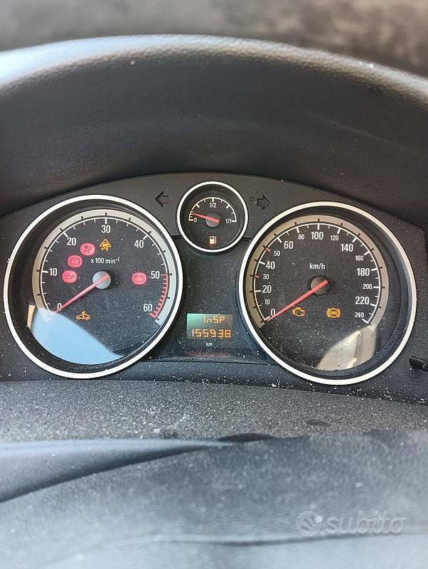 Usata Opel Astra 90 CV (66 kW) 2008 Nero Utilitaria