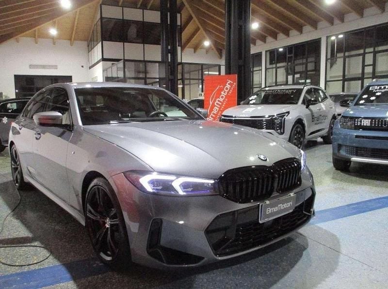 Usata BMW 320 M Sport 190 CV (139 kW) 2024 Grigio scuro Berlina