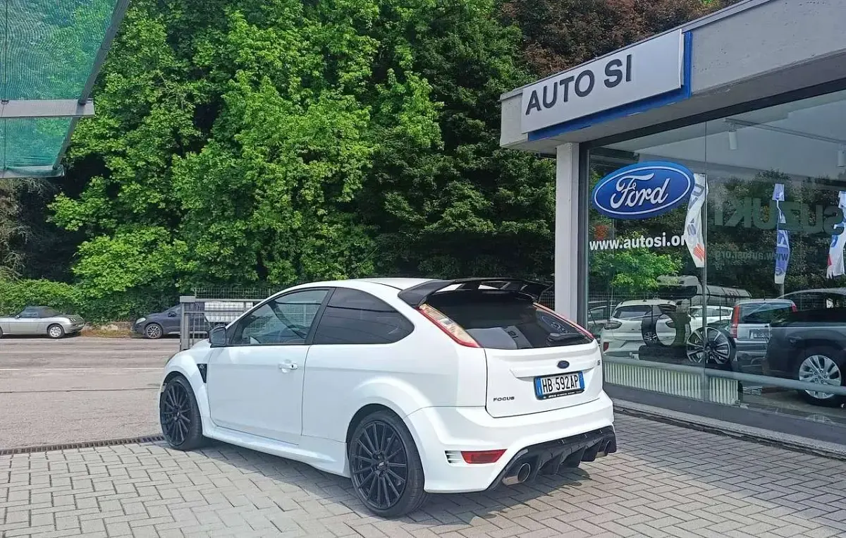 Usata Ford Focus RS 305 CV (224 kW) 2009 Bianco Berlina