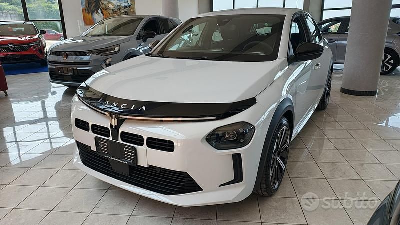 Nuova Lancia Ypsilon 100 CV (73 kW) 2025 Bianco Utilitaria