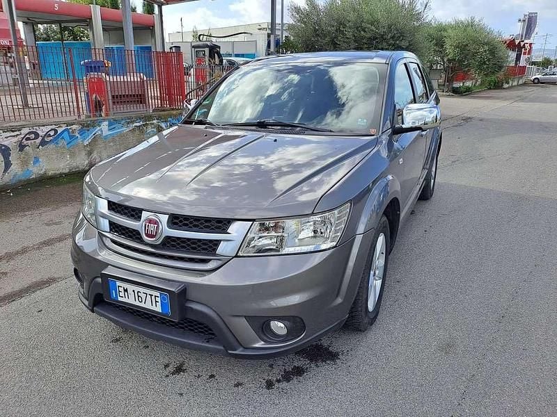 Usata Fiat Freemont 140 CV (102 kW) 2012 Grigio SUV