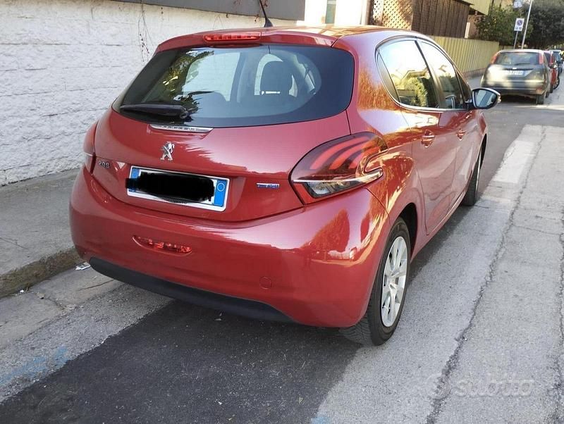 Usata Peugeot 208 75 CV (55 kW) 2016 Utilitaria