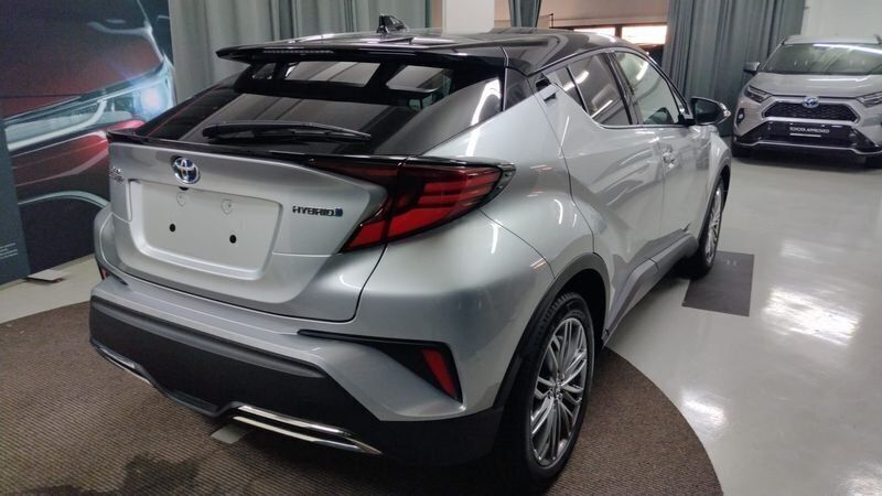 Usata Toyota C-HR Lounge 152 CV (111 kW) 2023 Grigio SUV