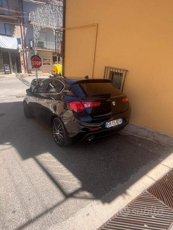 Usata Alfa Romeo Giulietta 109 CV (80 kW) 2011 Nero Utilitaria