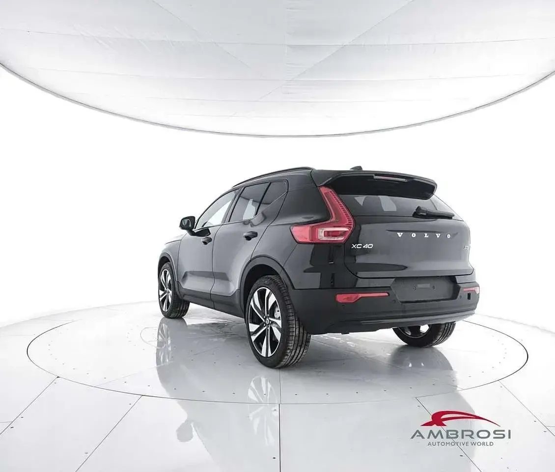 Nuova Volvo XC40 Ultra 163 CV (119 kW) 2026 Nero SUV