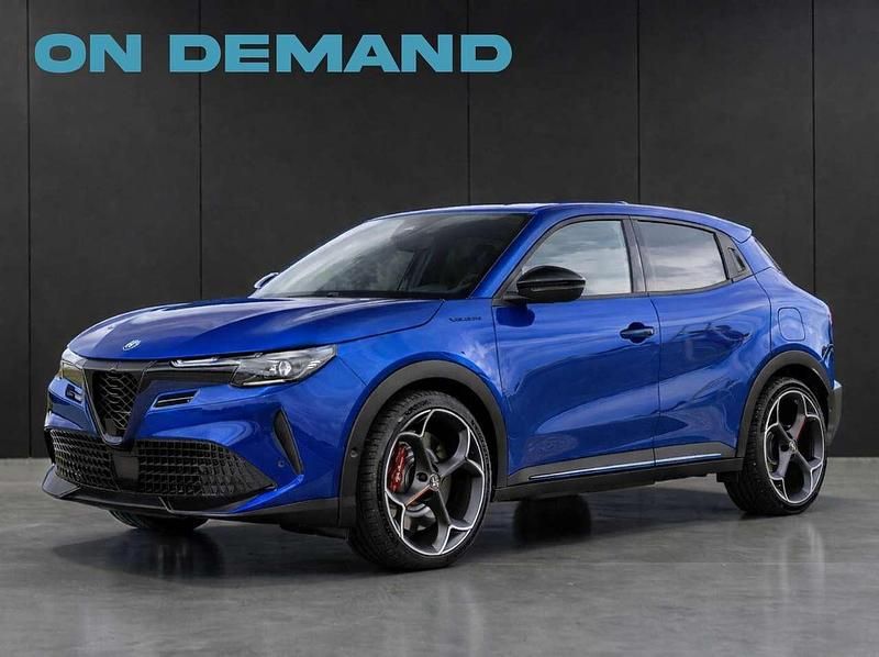 Usata Alfa Romeo Junior 114 kW (156 CV) 2025 Diversi colori SUV