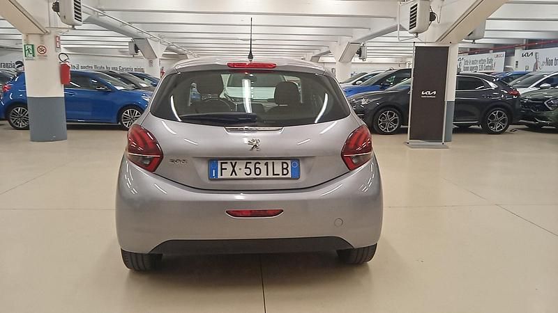 Usata Peugeot 208 Allure 83 CV (61 kW) 2019 Argento Utilitaria
