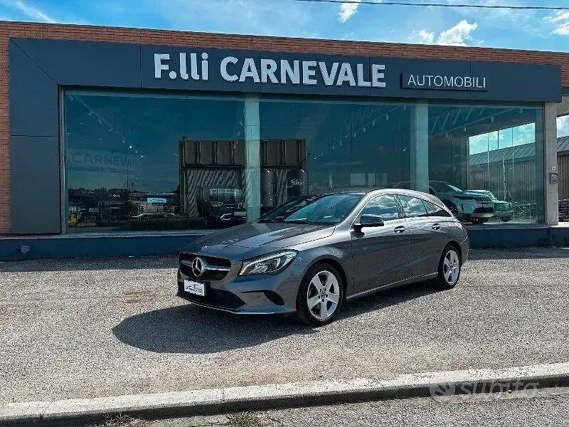 Usata Mercedes CLA200 Business 136 CV (100 kW) 2018 Grigio Station wagon