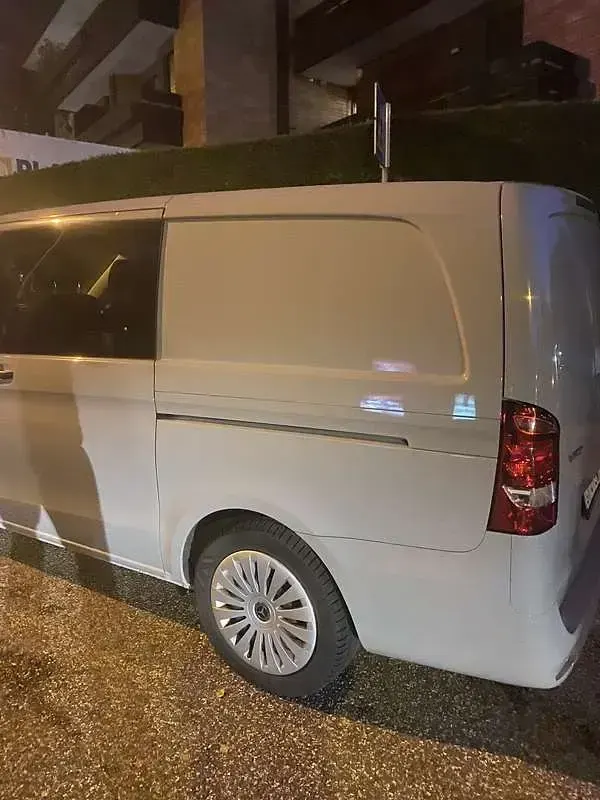 Usata Mercedes Vito 218 CV (160 kW) 2024 Grigio Furgone