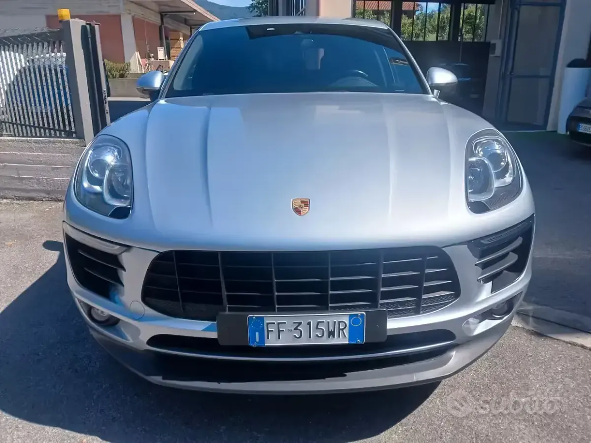 Usata Porsche Macan Sport 252 CV (185 kW) 2016 Grigio SUV