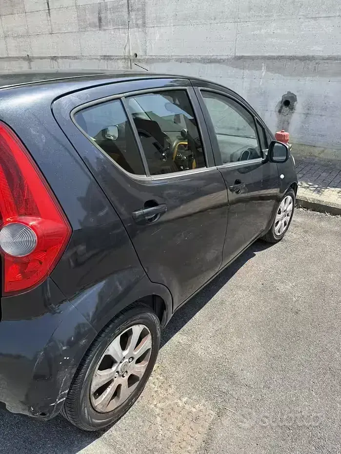 Usata Opel Agila 86 CV (63 kW) 2009 Nero Utilitaria