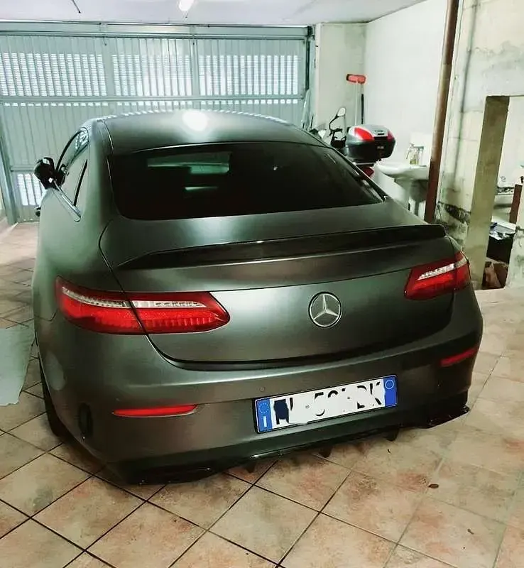 Usata Mercedes E220 Premium 194 CV (142 kW) 2017 Grigio Coupé