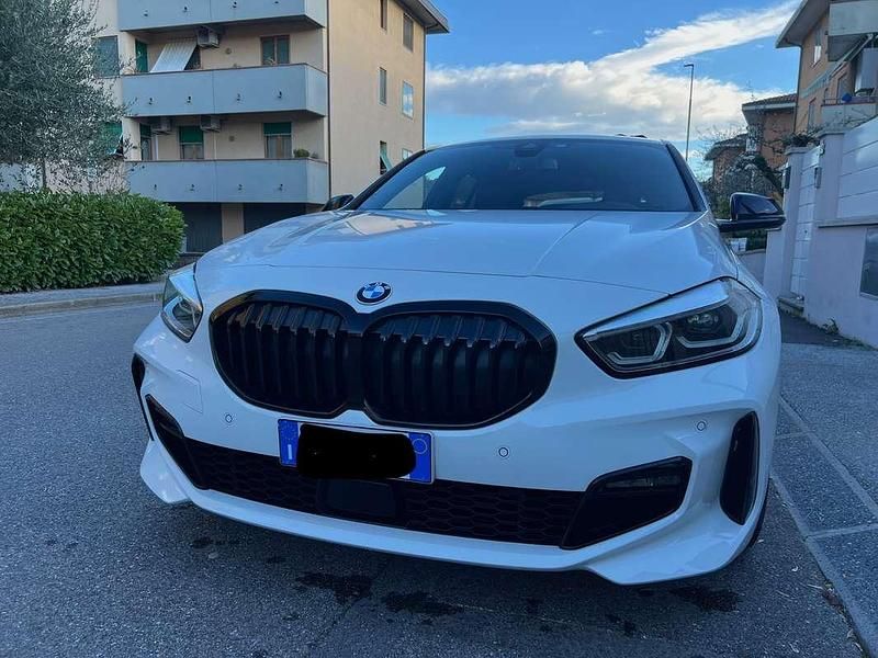 Usata BMW 118 M Sport 150 CV (110 kW) 2021 Bianco Utilitaria