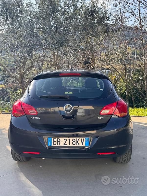 Usata Opel Astra 2013 Berlina