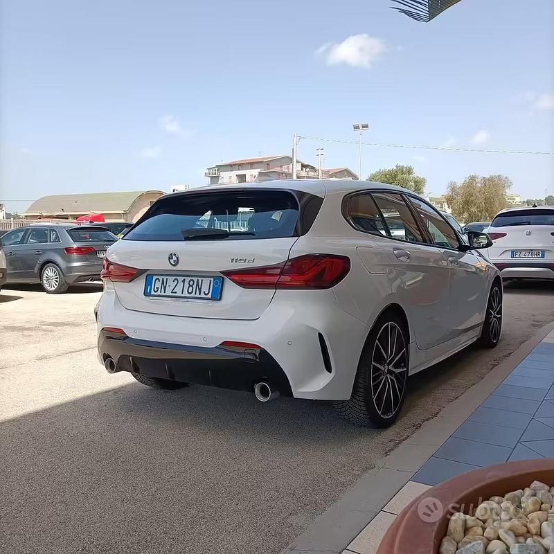 Usado BMW 118 M Sport 150 CV (110 kW) 2023 Blanco Utilitario
