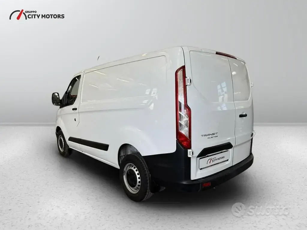 Usata Ford Transit Custom 108 CV (79 kW) 2021 Bianco Berlina