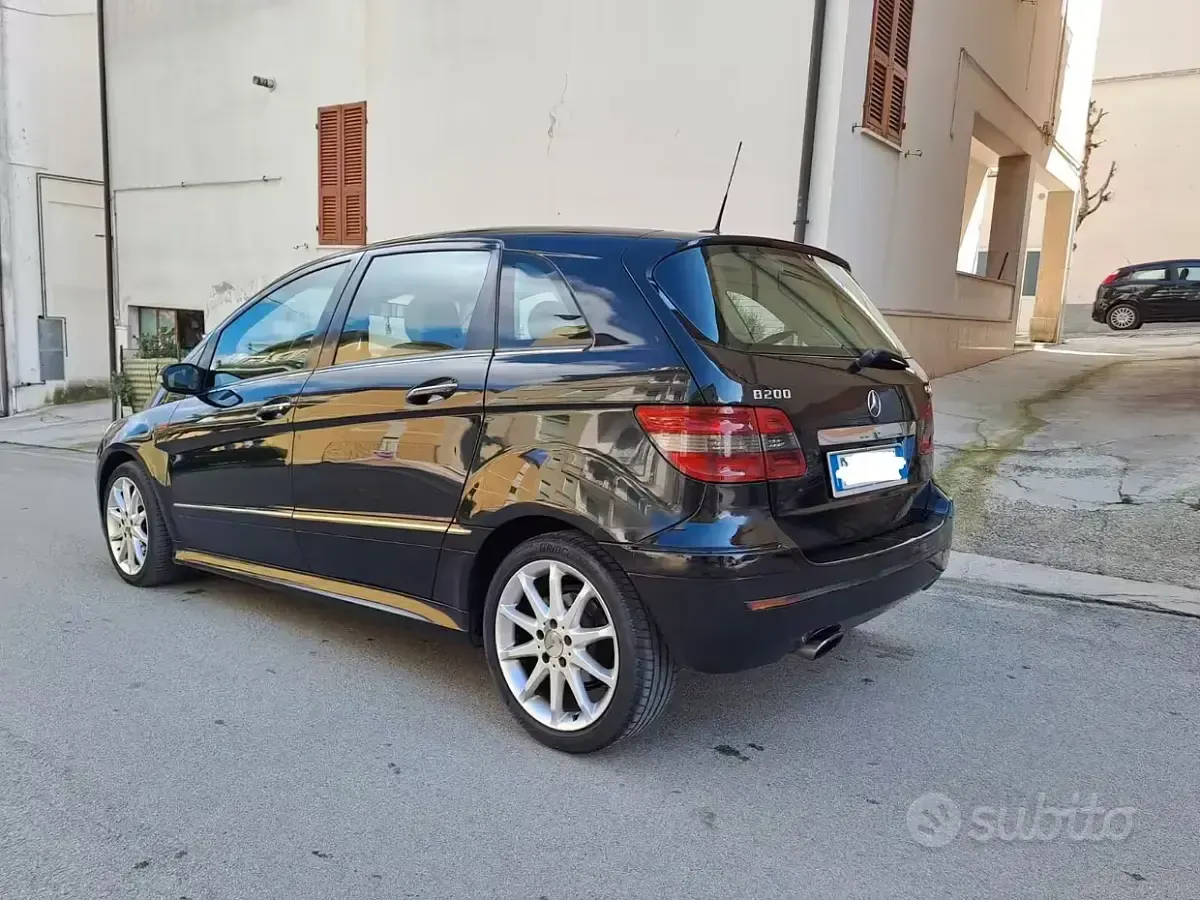 Usata Mercedes B200 Chrome 140 CV (102 kW) 2006 Nero Monovolume